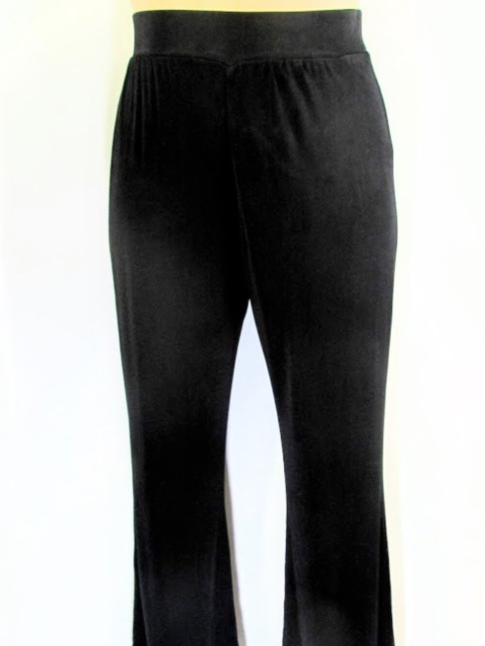 Chicos Travelers Slinky Black Pull On Capri Pants Stretch Size 2 Short Large